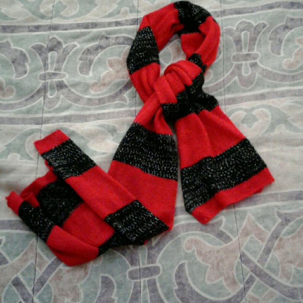 Long scarf 100% acrylic